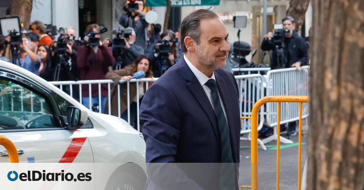 Ábalos ya está en el Supremo para su citación