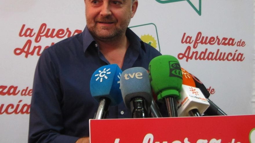 IU Andalucía reitera que la futura ley de banca pública debe "fijar plazos para solicitar la ficha bancaria"