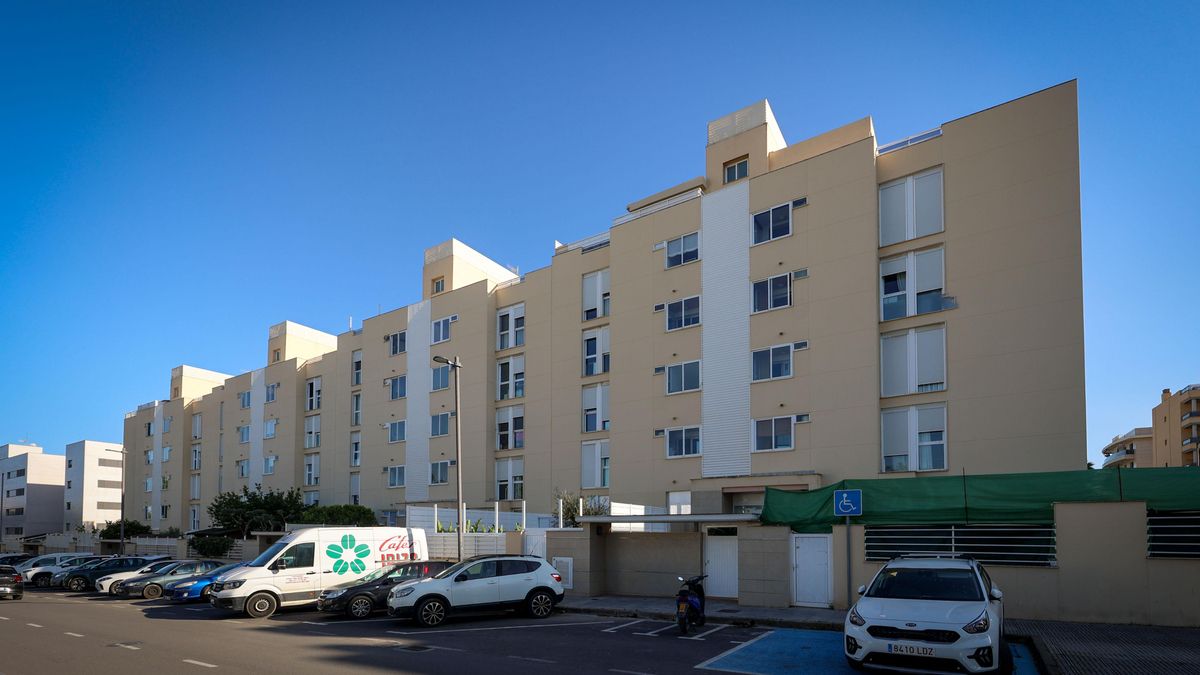 El bloque de edificios donde el alcalde y su mujer compraron un local-vivienda.