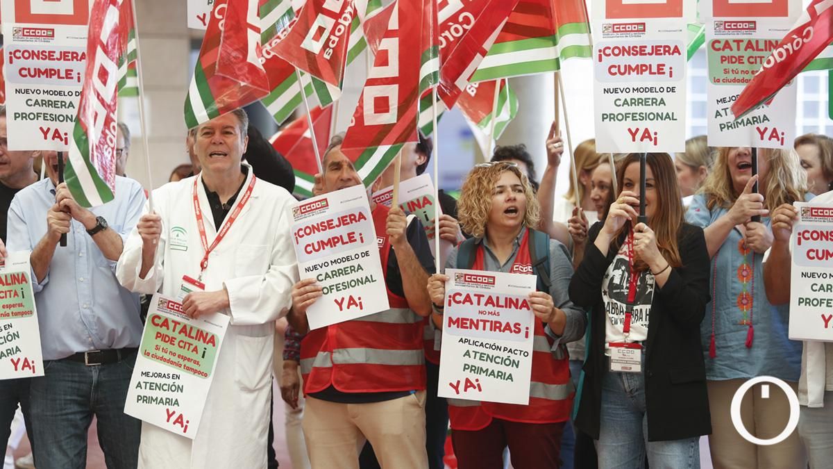 Concentración para exigir mejoras para la Atención Primaria y la aplicación de la carrera profesional en el SAS