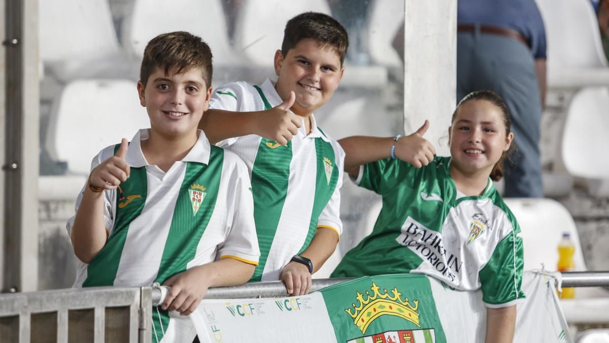 Grada Blanquiverde del Córdoba CF - CD Tenerife