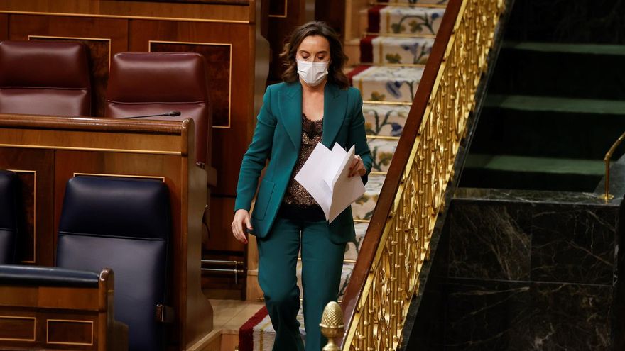 MADRID, 03/02/2022.- La portavoz del Partido Popular en el Congreso, Cuca Gamarra, antes de su intervención en el pleno del Congreso de los Diputados que debate y vota este jueves la convalidación de la reforma laboral pactada entre Gobierno y agentes sociales y aprobada por decreto ley.