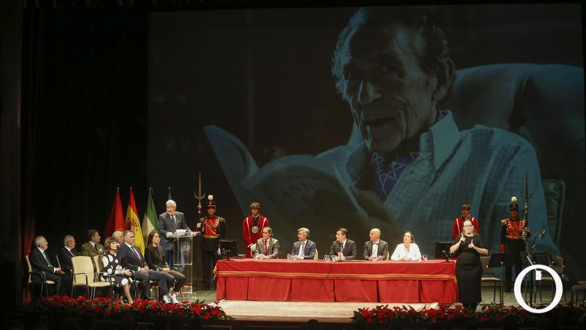 Acto de entrega de las Medallas de la Ciudad concedidas por el Ayuntamiento de Córdoba
