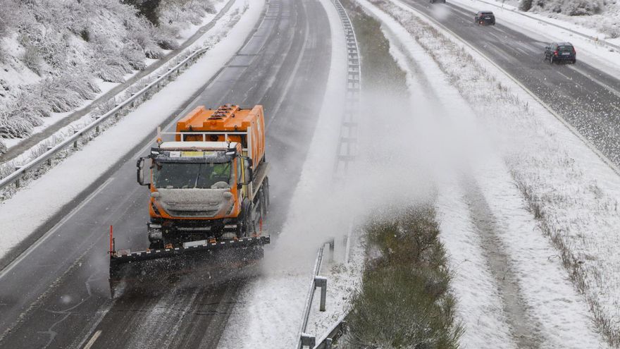 AEMET pone en alerta a catorce comunidades por nieve, lluvias, viento y oleaje