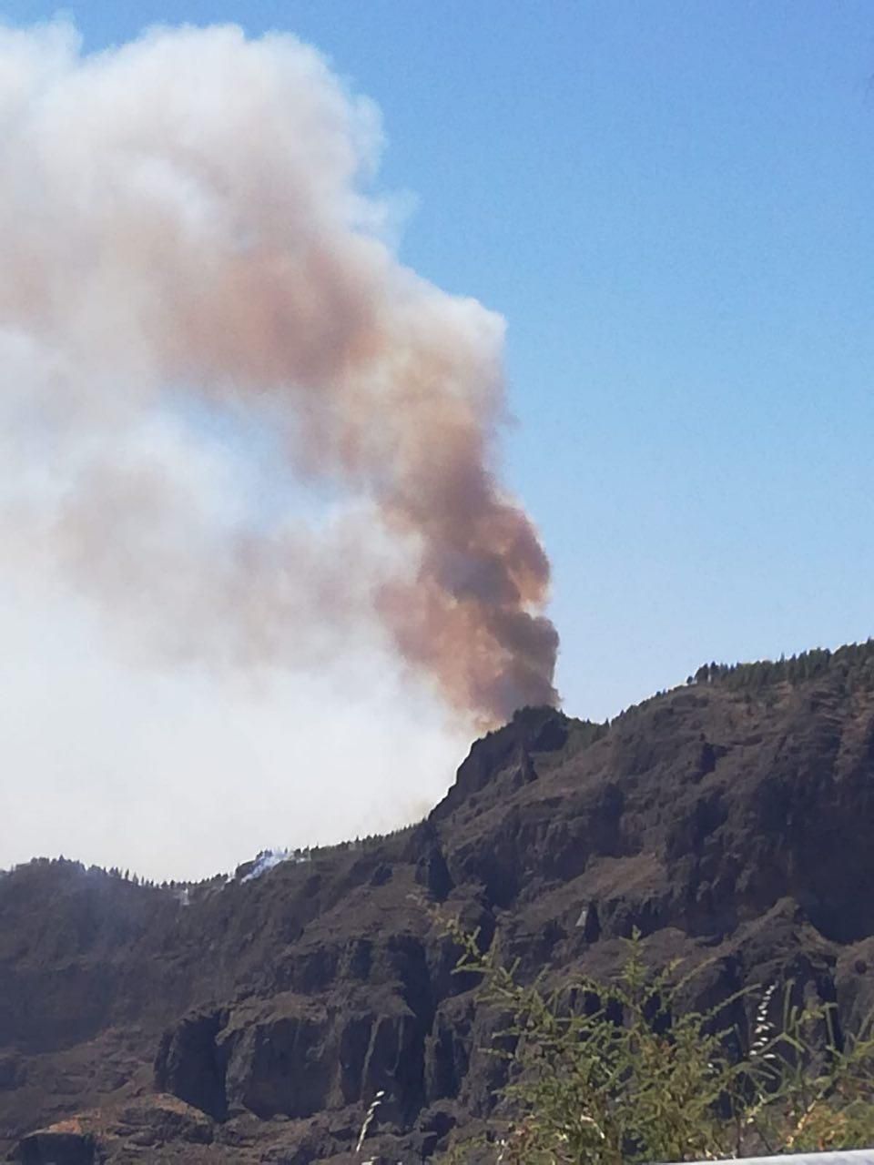 Fuego visto desde La Cruz de Tejeda.