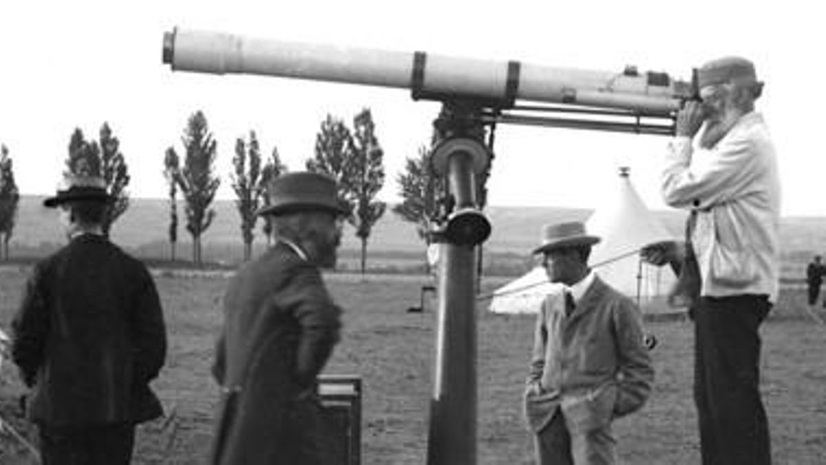 El eclipse de 1905 en Cantabria: cristales ahumados con cerillas, camas a cien pesetas y trenes abarrotados