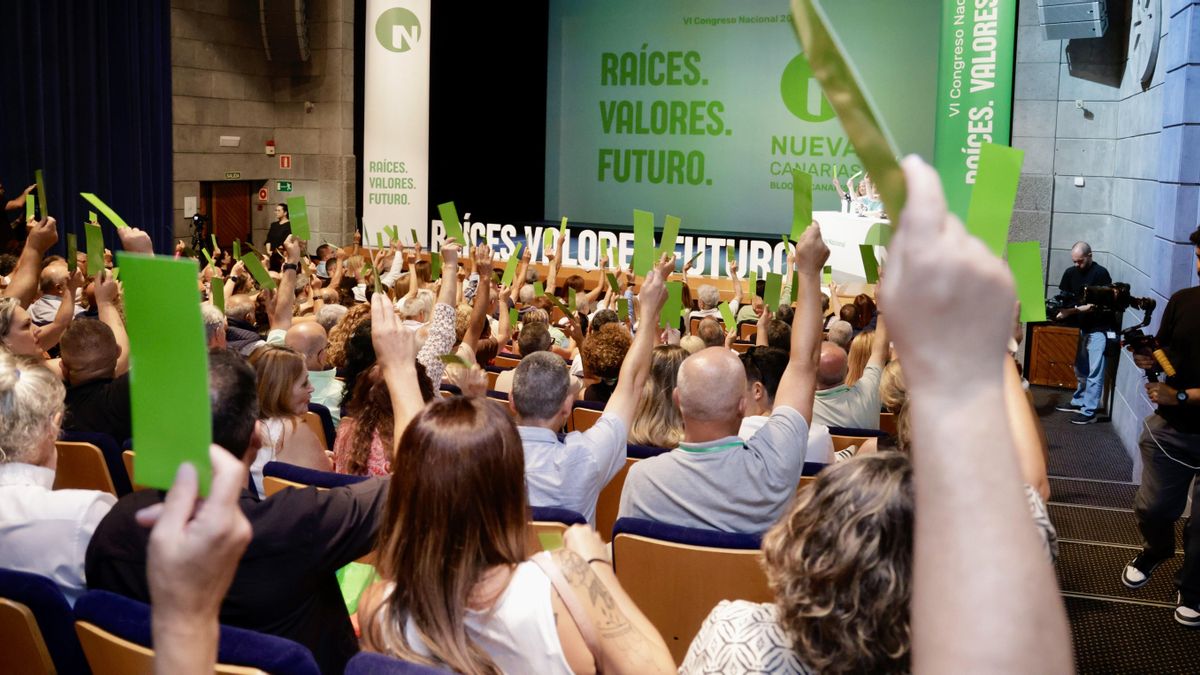 Los delegados votan el informe de gestión de la dirección saliente.