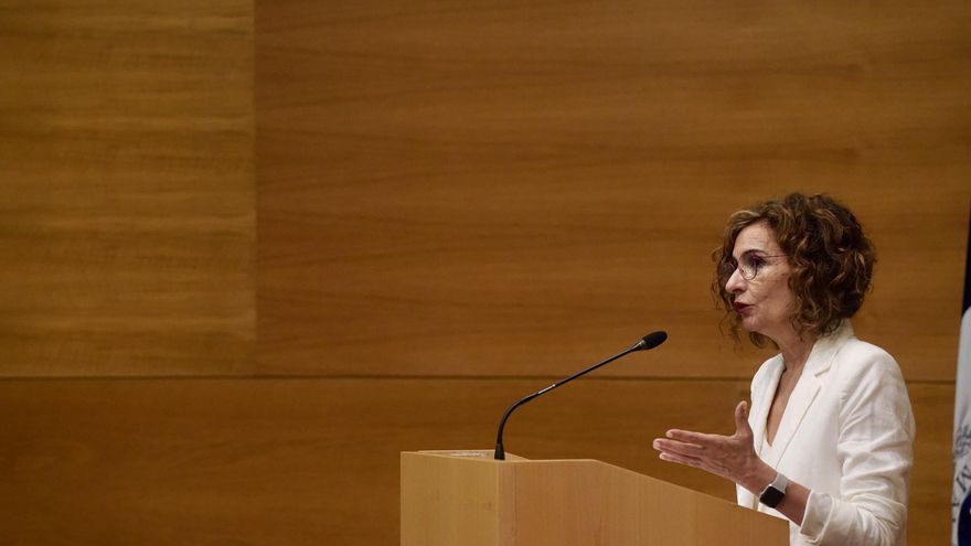 El 80% de la población cree que los impuestos son injustos porque los ricos no pagan más, según el CIS