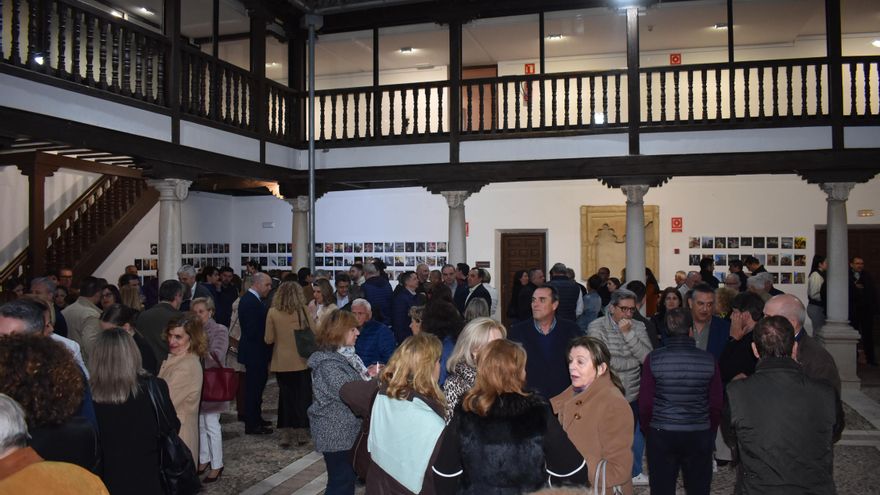 Inauguración de la muestra fotográfica sobre la Semana Santa de Ciudad Real en el Museo López Villaseñor