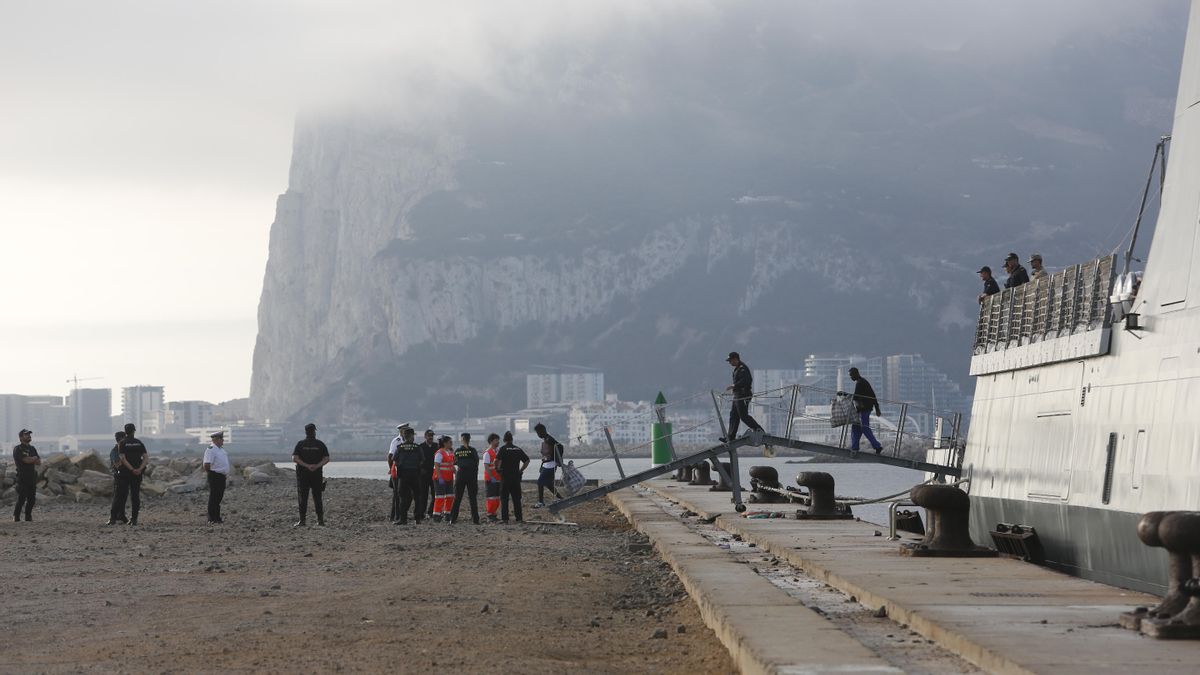 Llegada del buque 'Audaz' al Muelle de Crinavis con los 15 migrantes que viajaban en el 'Open Arms' a bordo.