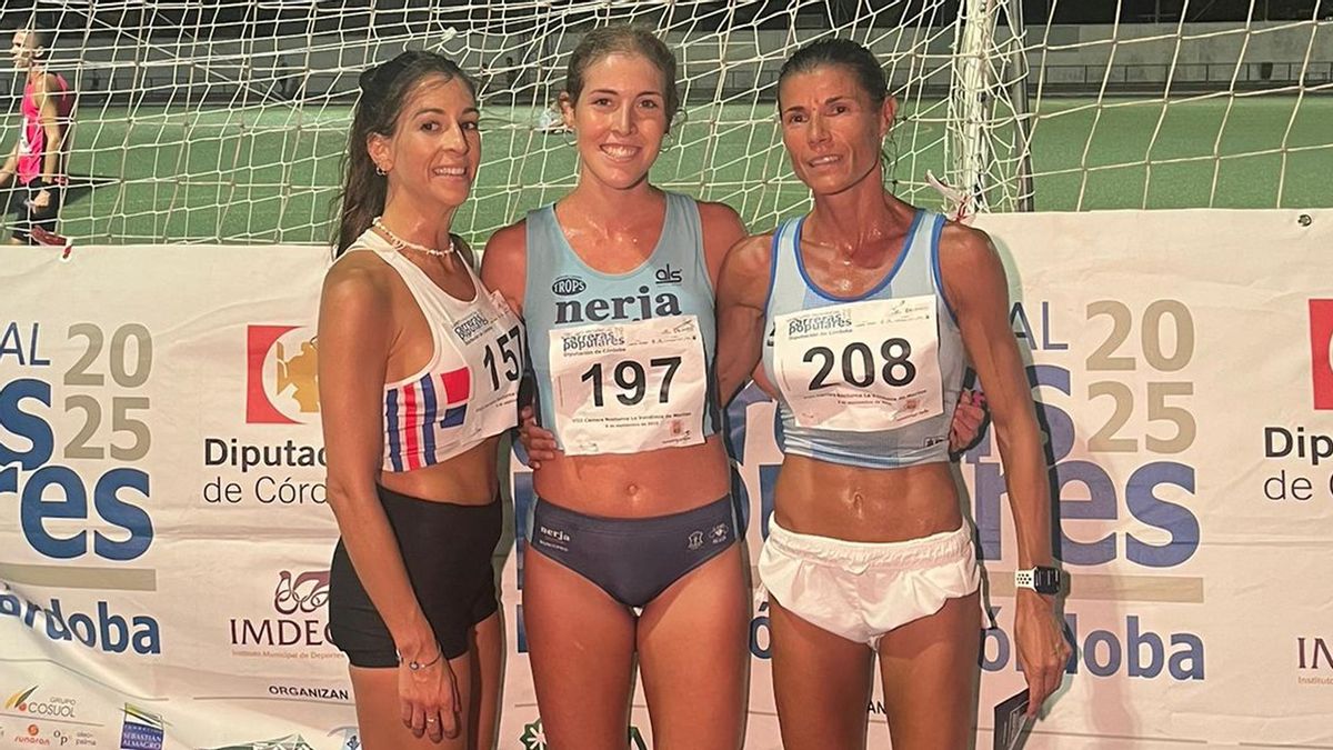 Podio femenino de la VIII Carrera Nocturna La Vendimia de Moriles