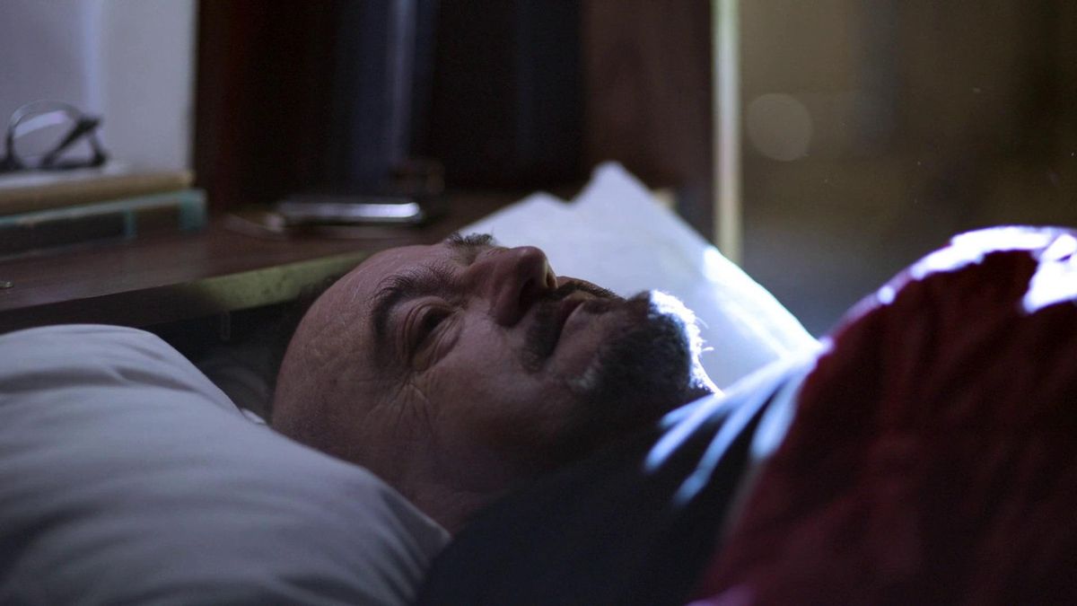 Fotograma de 'Fomos ficando sós', filme de Adrián Canoura, en el que aparece su padre, Raúl