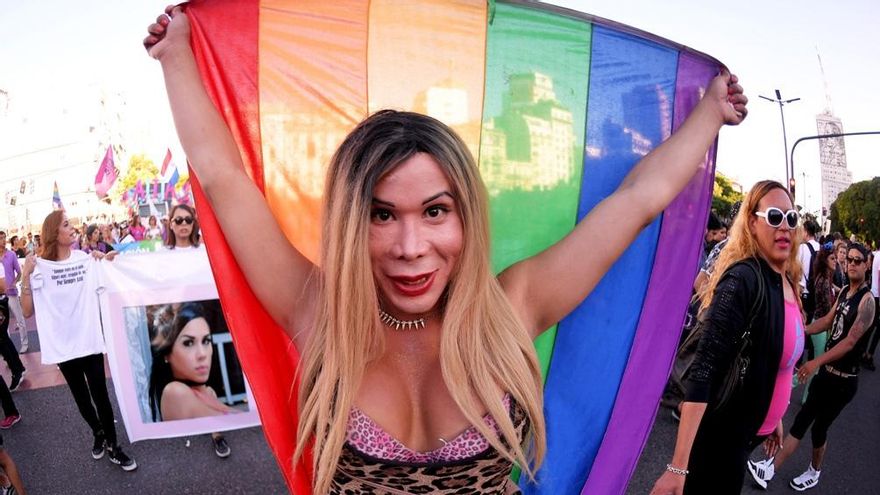 Bajo el lema "Basta de travesticidios", marchas, pedidos de justicia y campañas de visibilización en el Día del Orgullo LGBTIQ+