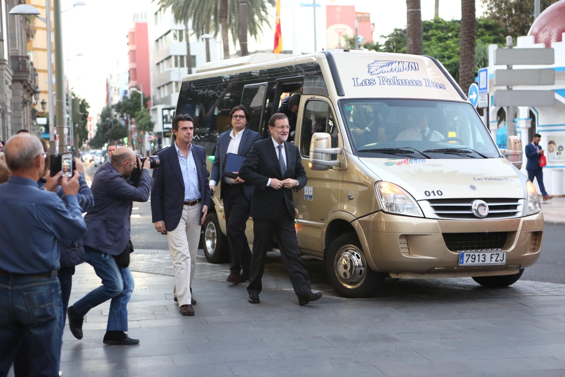 Mariano Rajoy Y José Manuel Soria en Triana (ALEJANDRO RAMOS)