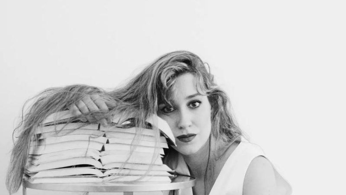 La poeta Sara Búho.