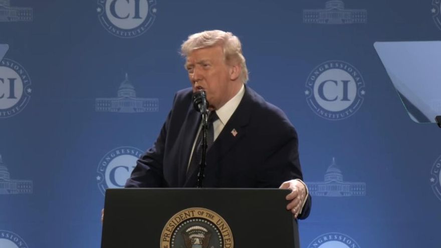 Trump, sobre Cuba: "Puede que sea una toma de control amistosa, o puede que no"