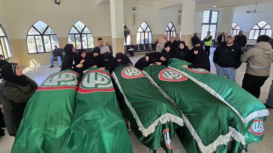 Obligados a enterrar dos veces a sus muertos: los ataques de Israel trastocan el rito del último adiós en Líbano