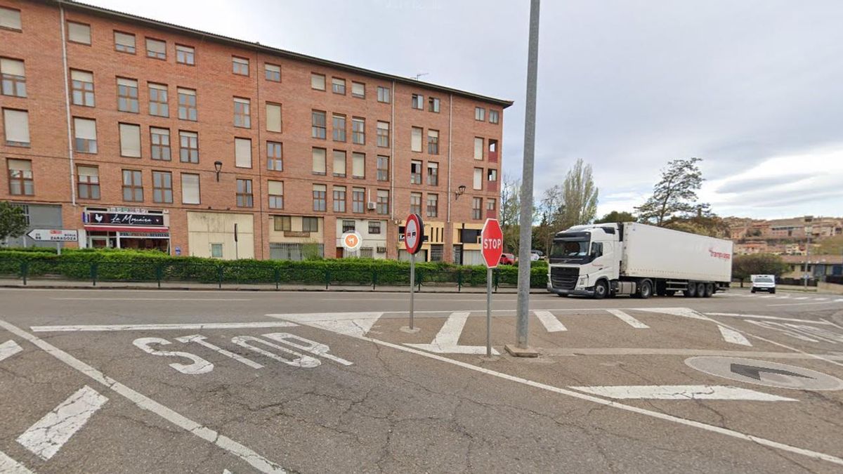 Un punto de la travesía de la carretera N-122 en la avenida de calle de Teresa Cajal.