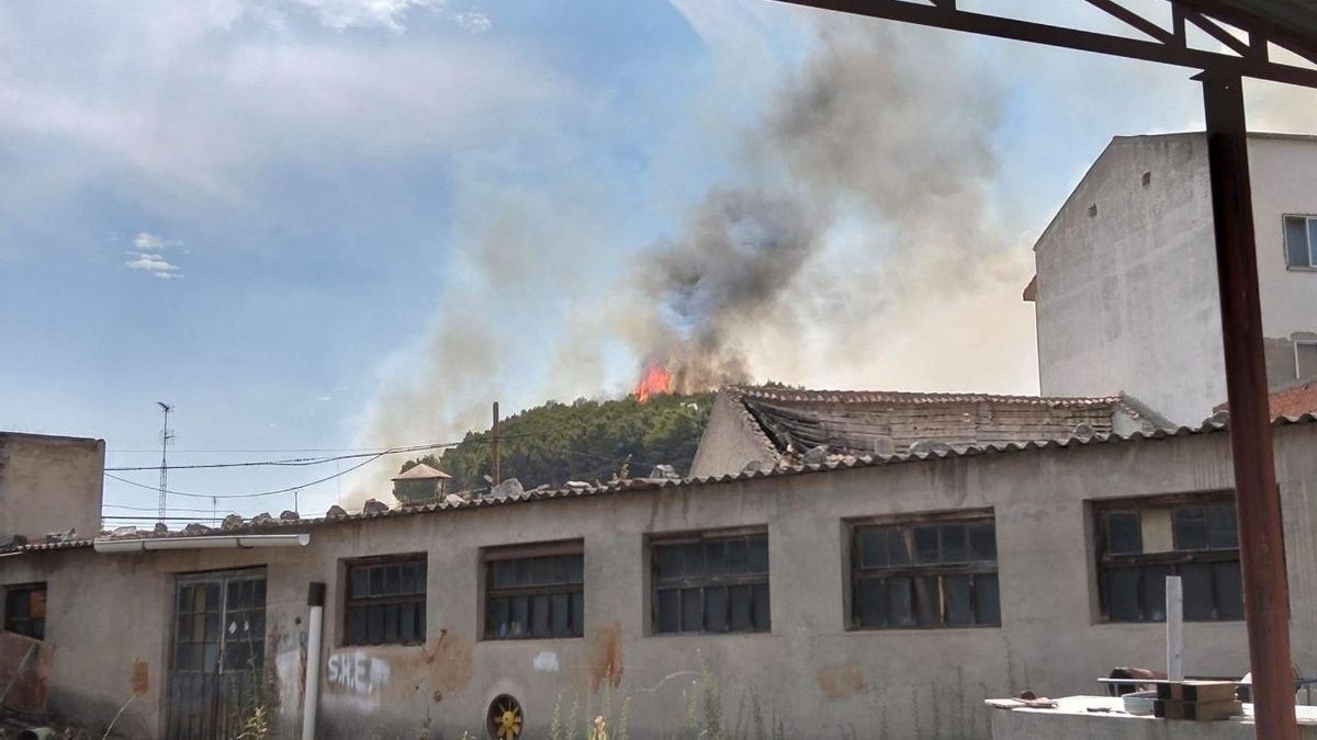 El incendio de Íscar, Valladolid, amenaza a la población