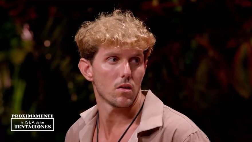 'La isla de las tentaciones' avanza una misteriosa visita para Tadeo y el ataque de ansiedad de Andrea en la hoguera