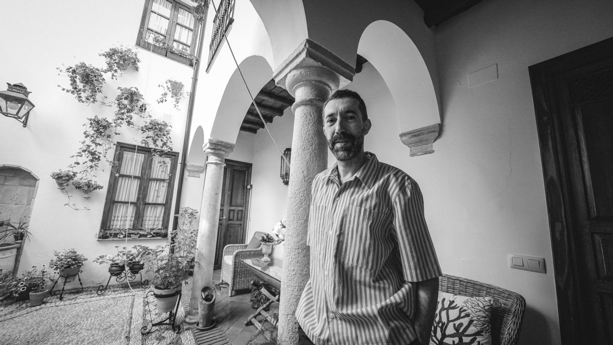 Entrevista N&B a Emilio Ruiz, director artístico de Flora