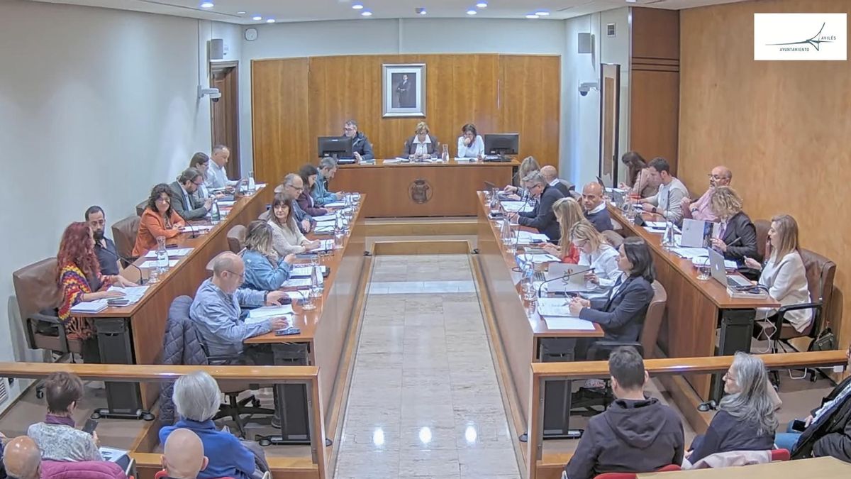 Avilés reconoce como víctimas del franquismo a 80 trabajadores públicos y políticos depurados del ayuntamiento