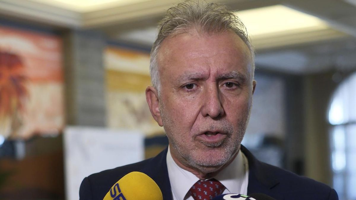 Torres dice que cuando Canarias pida de manera formal el control del REF, estará "encantado de avanzar" en la autonomía de las islas