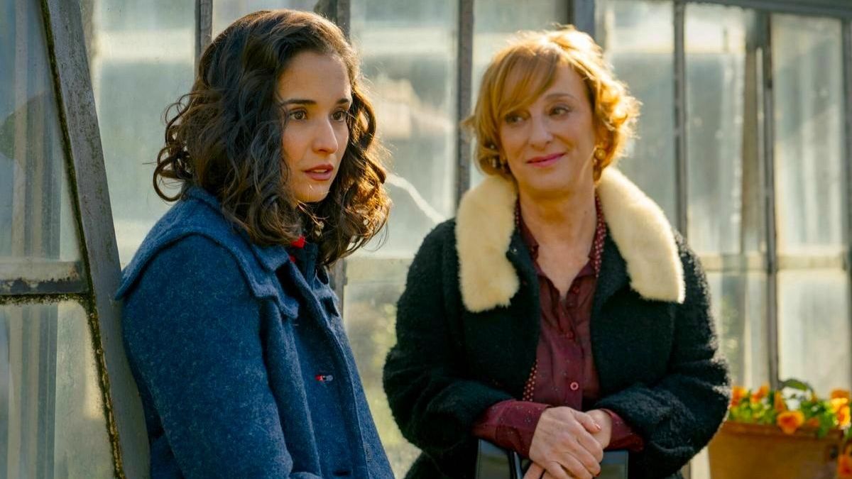 Cristina e Irene en una escena de 'Sueños de libertad' en Antena 3