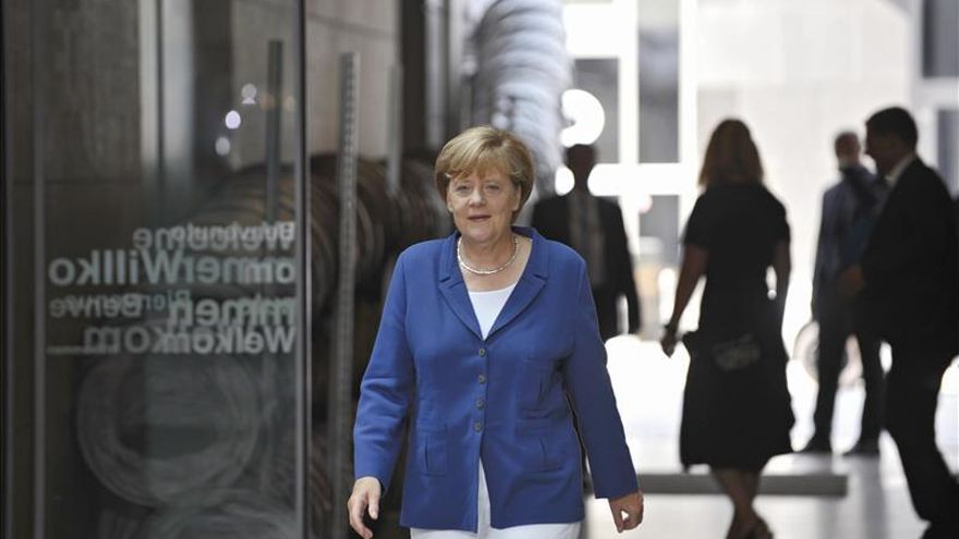 Merkel aboga por clasificación a nivel europeo de "países de origen seguros"
