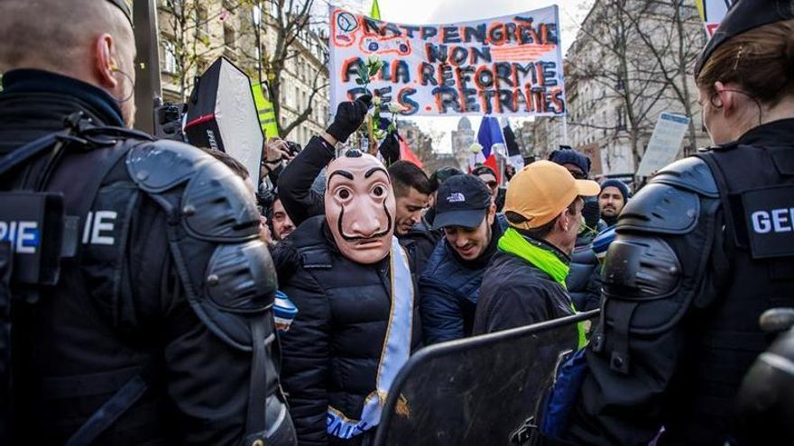Macron y su Gobierno se juegan el futuro de la legislatura con la reforma de las pensiones