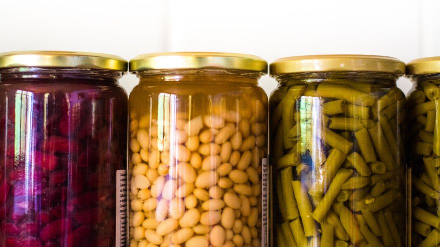 Tirar de bote: 11 platos sanos y sabrosos que puedes apañar con lo que hay en la despensa