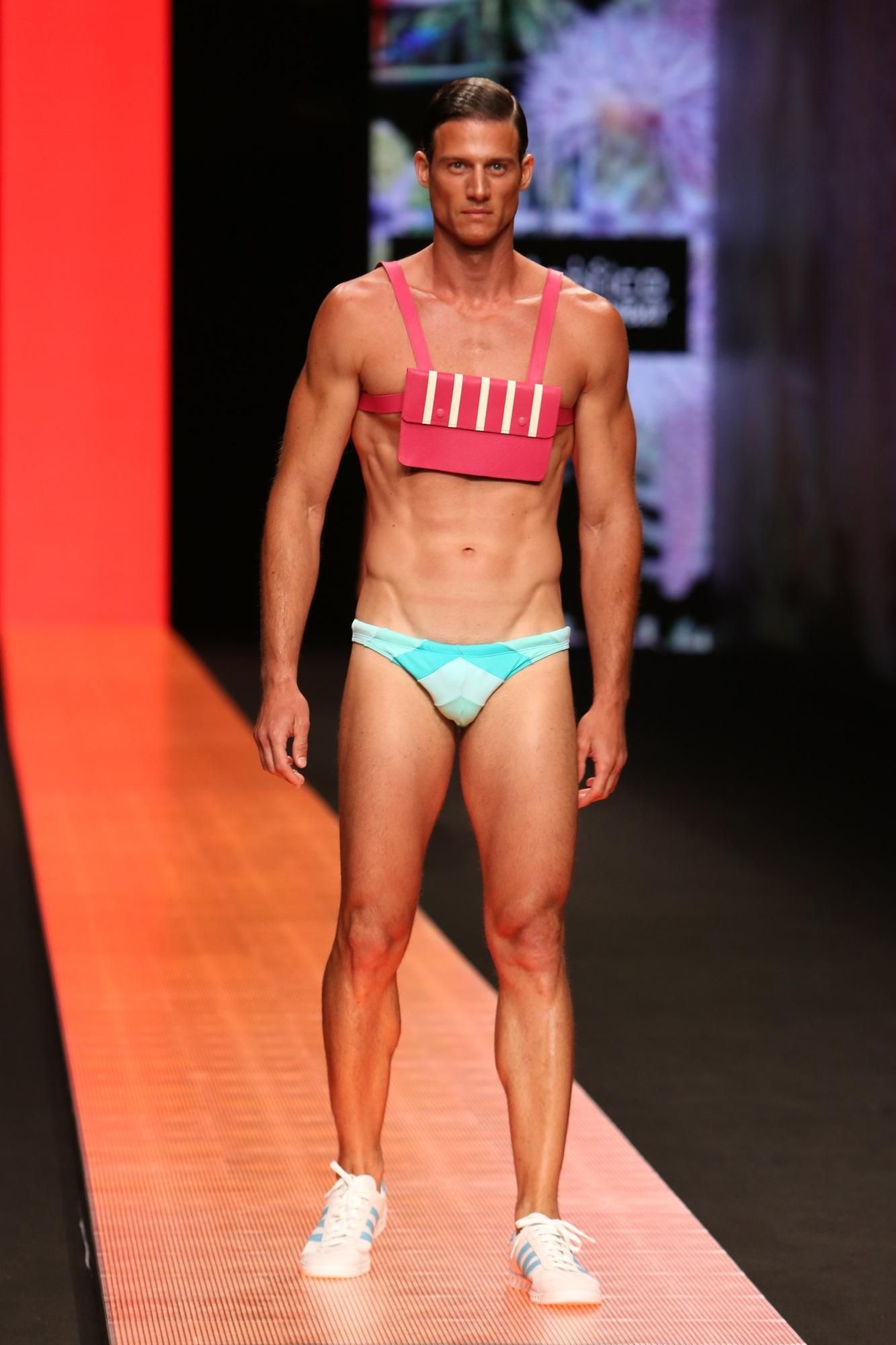 Desfile de Hipertrófico en GC Moda Cálida (Alejandro Ramos)