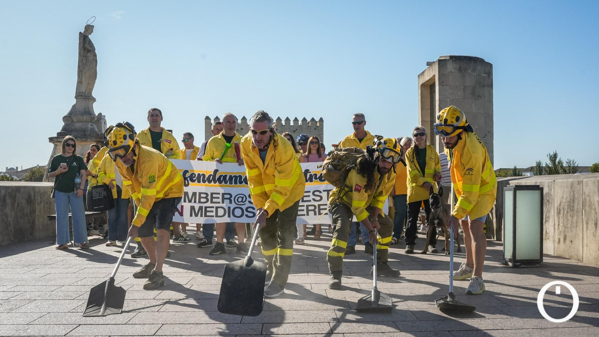 Marcha amarilla de bomberos forestales
