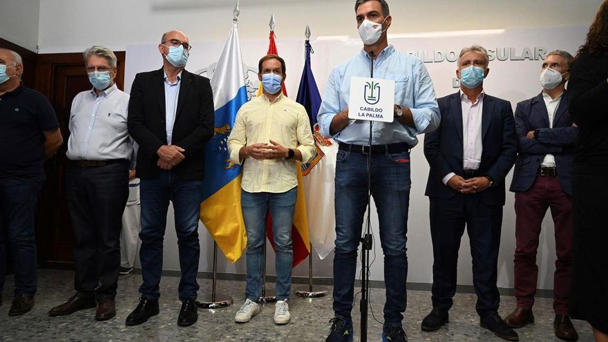 El presidente Pedro Sánchez comparece tras la reunión del PEVOLCA para valorar el estado del volcán de La Palma.