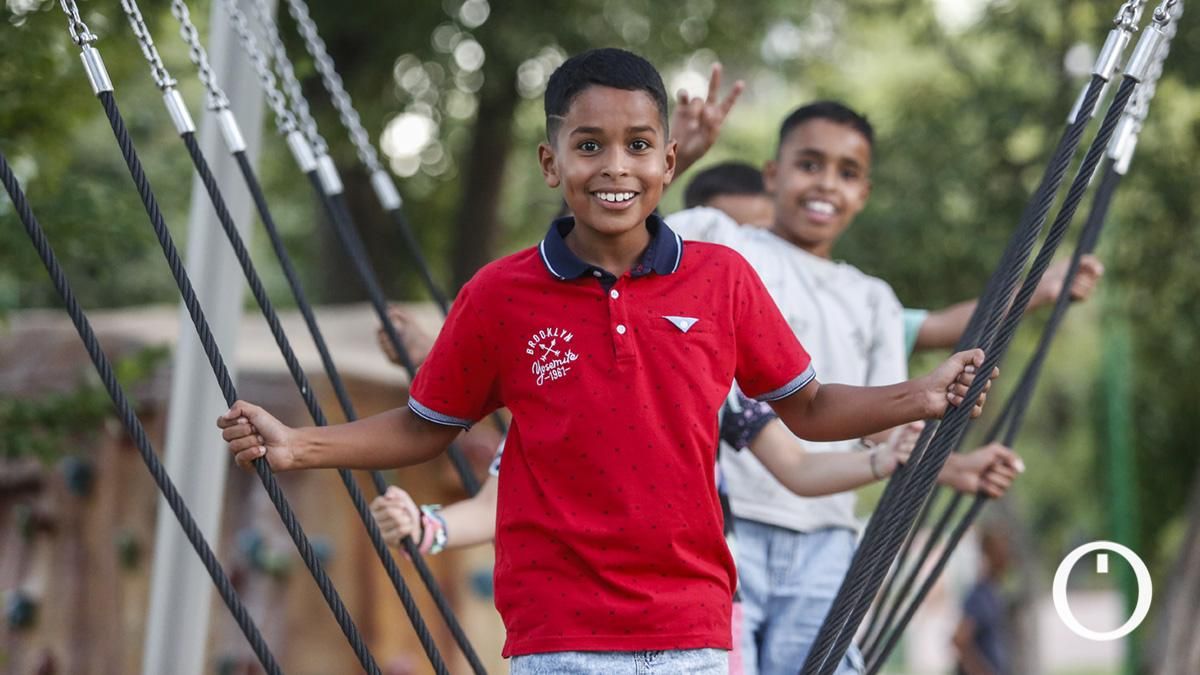 Niños saharauis del programa 'Vacaciones en paz' visitan la Ciudad de los Niños.