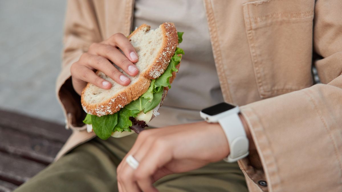 ¿Es cierto que comer cada dos o tres horas ayuda a acelerar nuestro metabolismo?