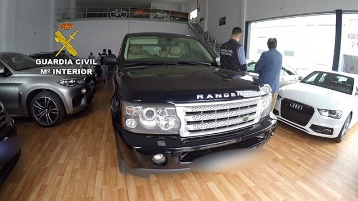 Condenas mínimas a 13 personas en Córdoba que compraban coches de lujo para blanquear dinero de narcos del Estrecho