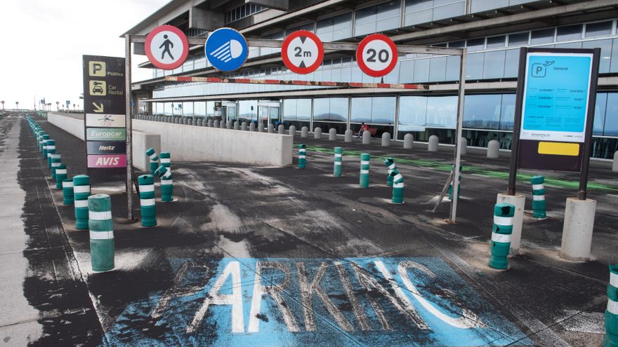 La nube de cenizas del volcán llega a Tenerife Norte y vuelve a dejar inoperativo el aeropuerto de La Palma este viernes