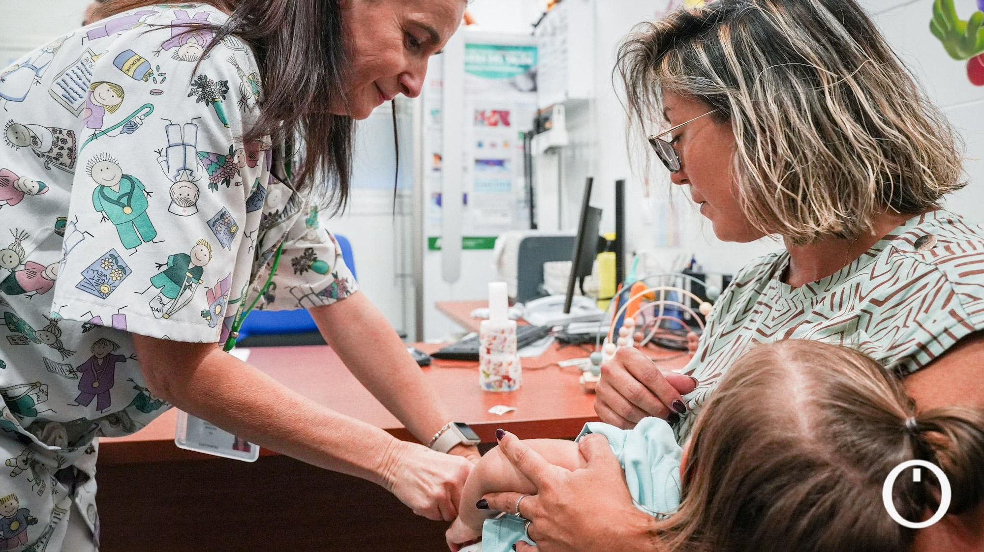 Primer día de vacunación contra la gripe infantil