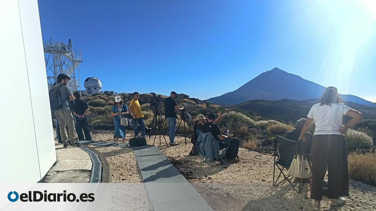 Un eclipse entre telescopios, mesas de camping, nociones de expertos y el Teide de mudo pero implacable testigo