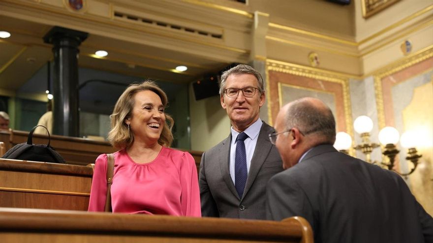 La secretaria general del PP, Cuca Gamarra; el presidente del PP, Alberto Núñez Feijóo y el portavoz del PP, Miguel Tellado en el Congreso de los Diputados ese miércoles.