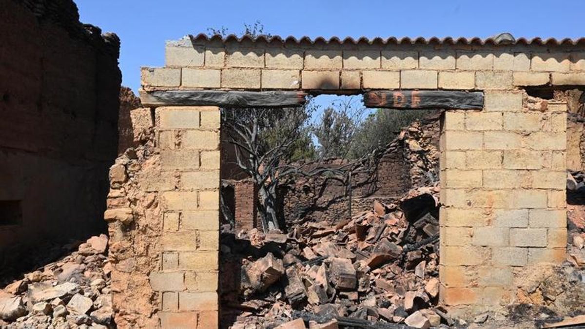 Casas afectadas por el incendio en Palacios de Jamuz. 