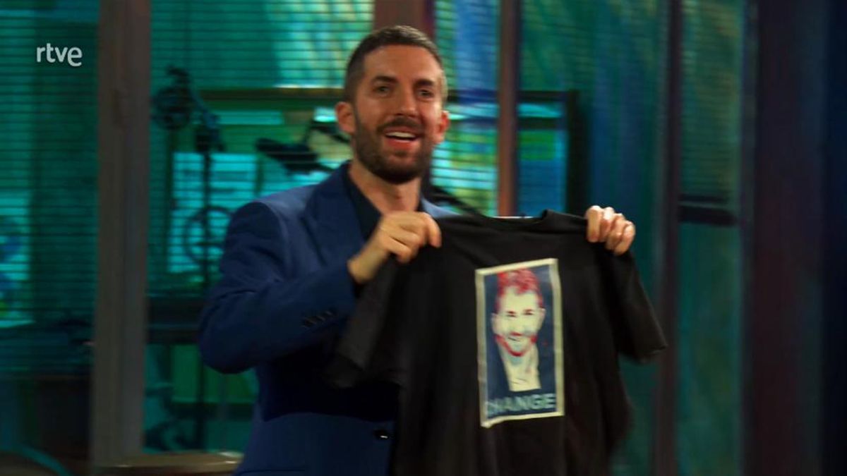 David Broncano, con una camiseta con la cara de Pablo Motos