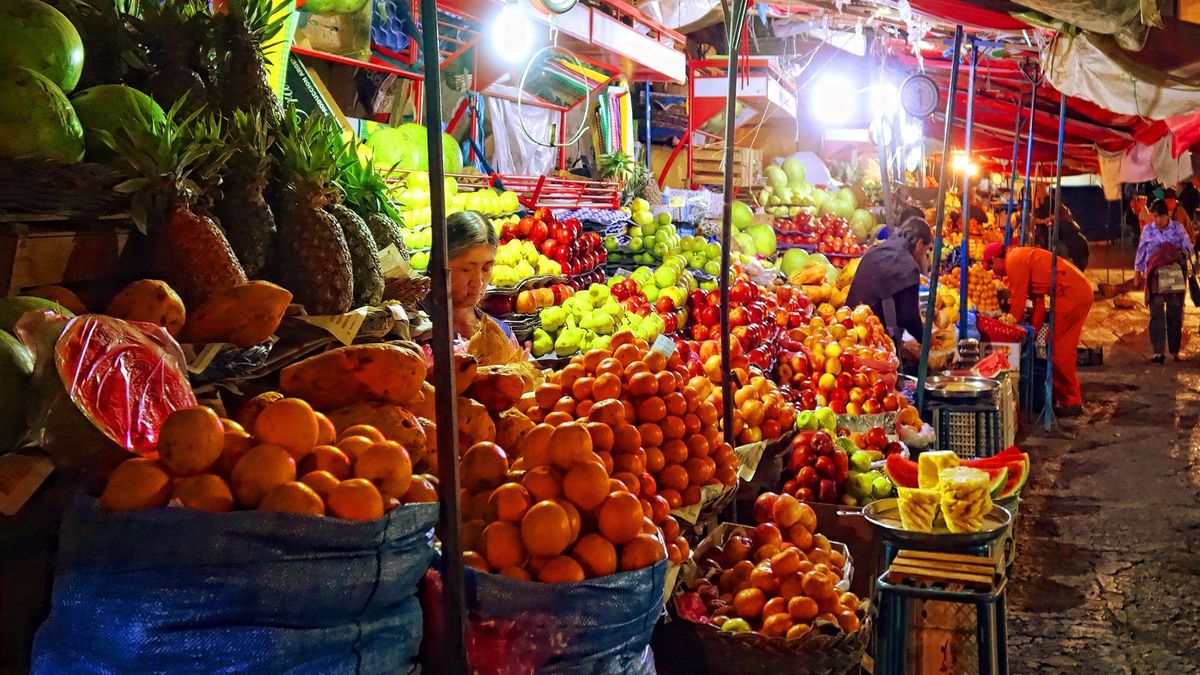 Explosión de color. Puesto de frutas en el Mercado de Sucre.