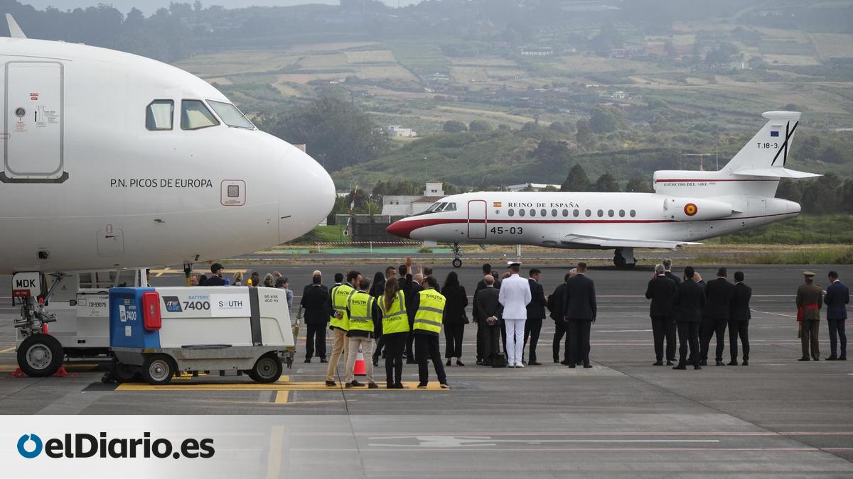  Nos hemos quedado sin rueda de prensa : la crónica dentro del avión papal averiado