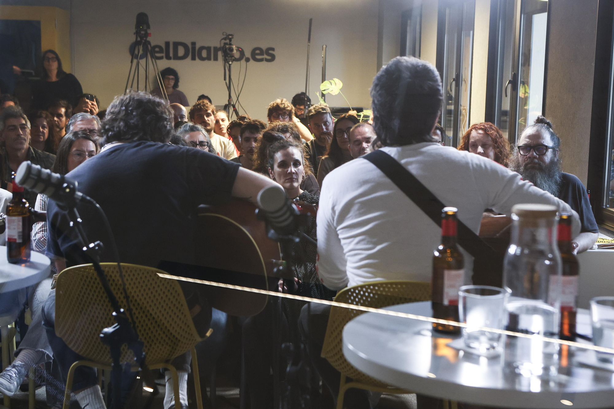 El grupo Biznaga en la redacción de elDiario.es, en imágenes