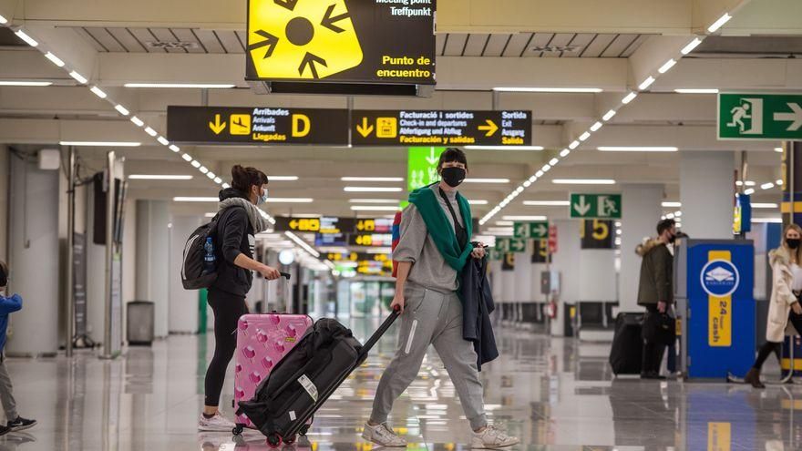 Reino Unido retoma los viajes al extranjero entre temores a la variante india