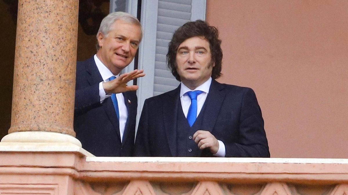 Kast copia en Chile la receta de Milei: menos impuestos a las empresas para crear empleo, resultado que en la Argentina aún no aparece