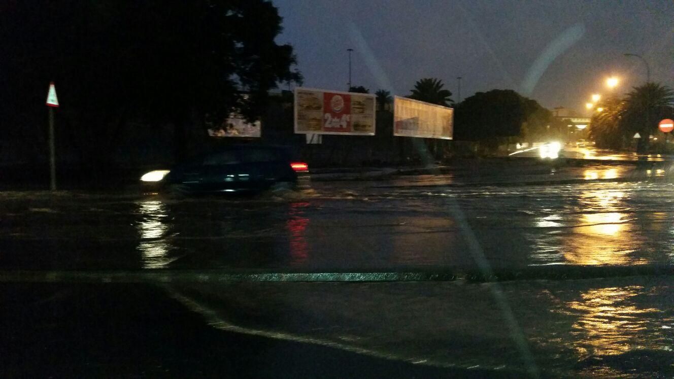 Lluvia en Las Palmas de Gran Canaria (CANARIAS AHORA)