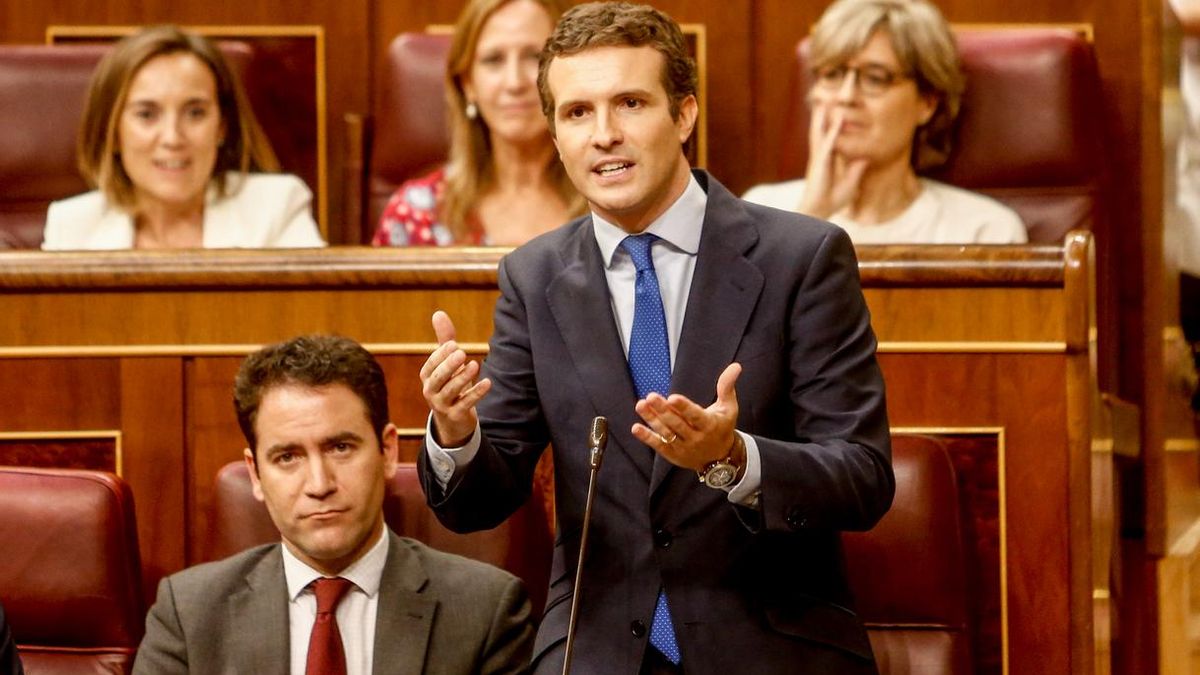 Casado tilda de "insólito" que el PSOE le pida su abstención cuando "negocia con los defensores de ETA"